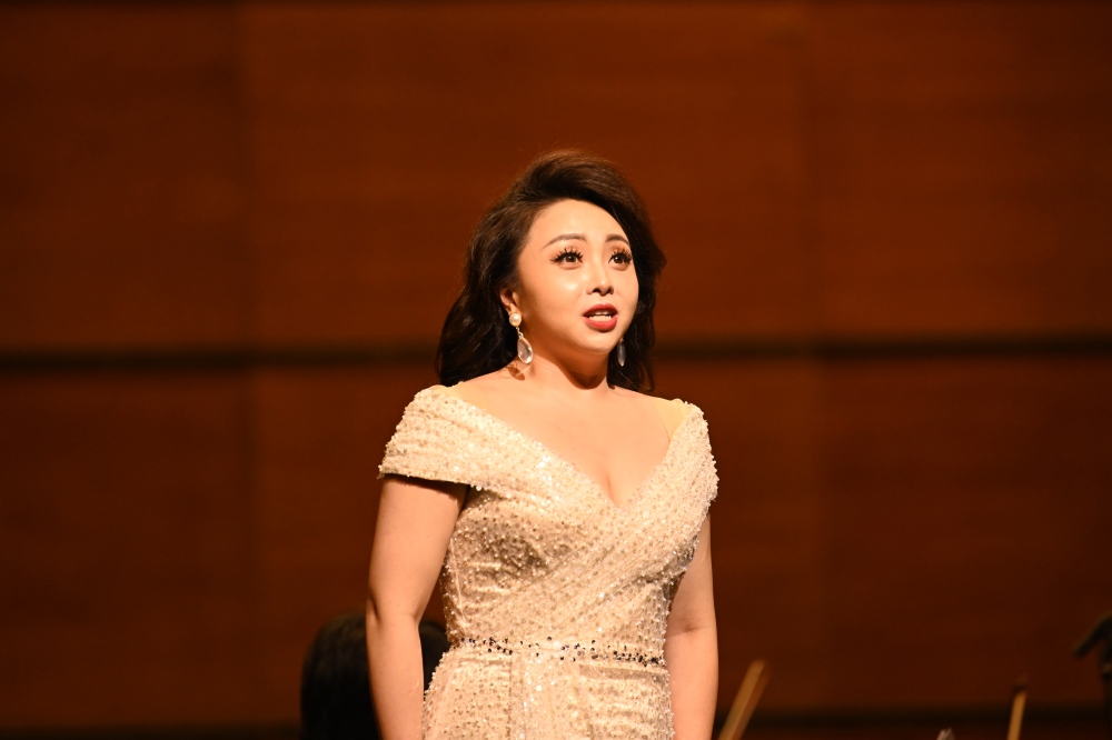 著名指挥家朱曼来渝执棒,与重庆交响乐团共同演绎经典—重庆文投集团